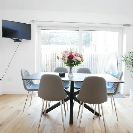 Semesterbostad The Ravens Inn, 4 - Bed, Sleeps 6, Pets Welcome Ulverston