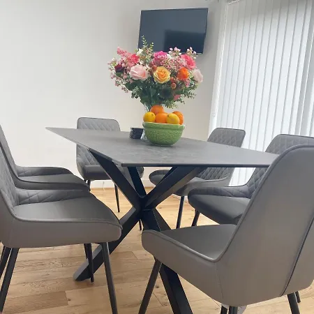 Semesterbostad The Ravens Inn, 4 - Bed, Sleeps 6, Pets Welcome