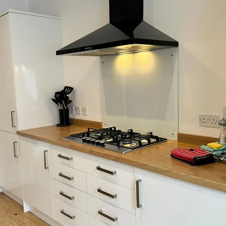 Semesterbostad The Ravens Inn, 4 - Bed, Sleeps 6, Pets Welcome *