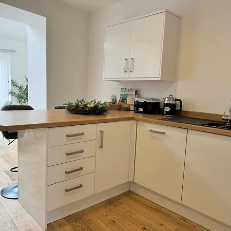 The Ravens Inn, 4 - Bed, Sleeps 6, Pets Welcome *