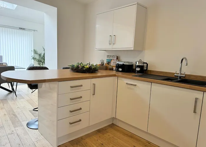 The Ravens Inn, 4 - Bed, Sleeps 6, Pets Welcome *