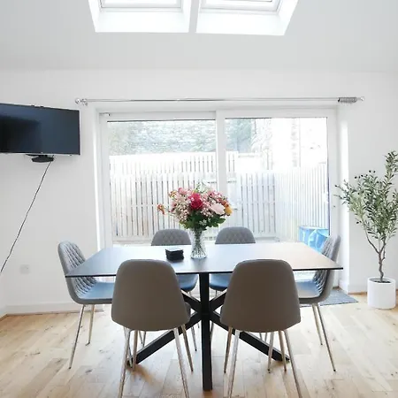 بيت للعطل The Ravens Inn, 4 - Bed, Sleeps 6, Pets Welcome *