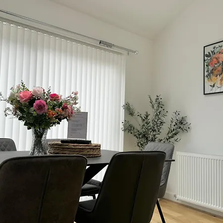 The Ravens Inn, 4 - Bed, Sleeps 6, Pets Welcome *